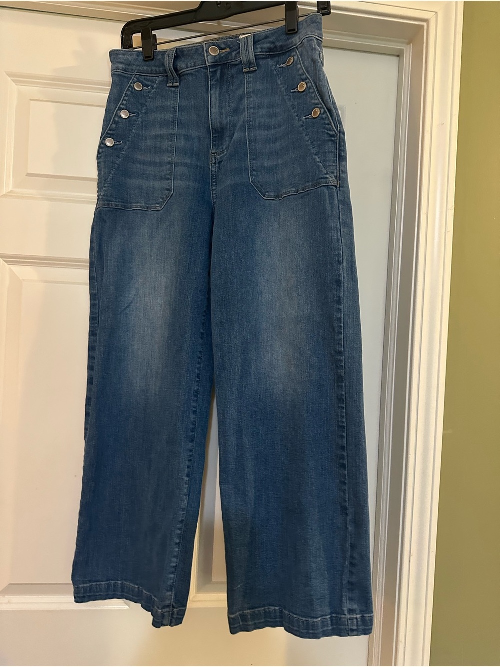 High-Rise Wide-Leg Jeans in Medium Blue with Button-Detail Pockets